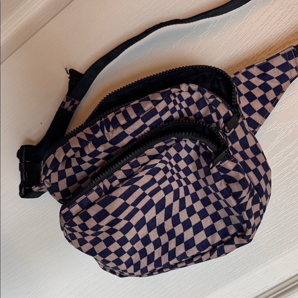 Baggu Belt Bag Crossbody with free keychain